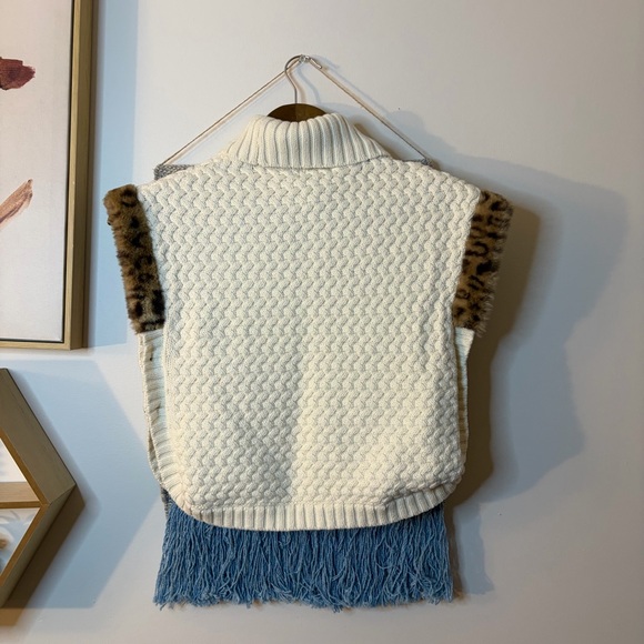 Aspen Kids Poncho Top size M 7-8 - Picture 2 of 5